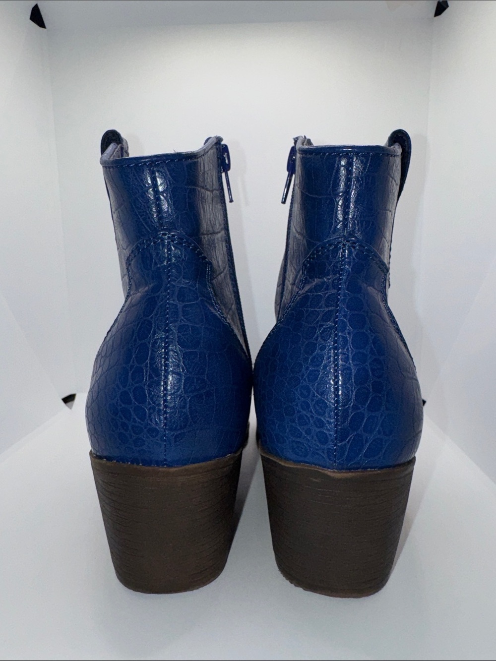 True Craft Winnie Western Ankle Boots Blue Croc Print Women’s 8 Boho - Picture 6 of 10
